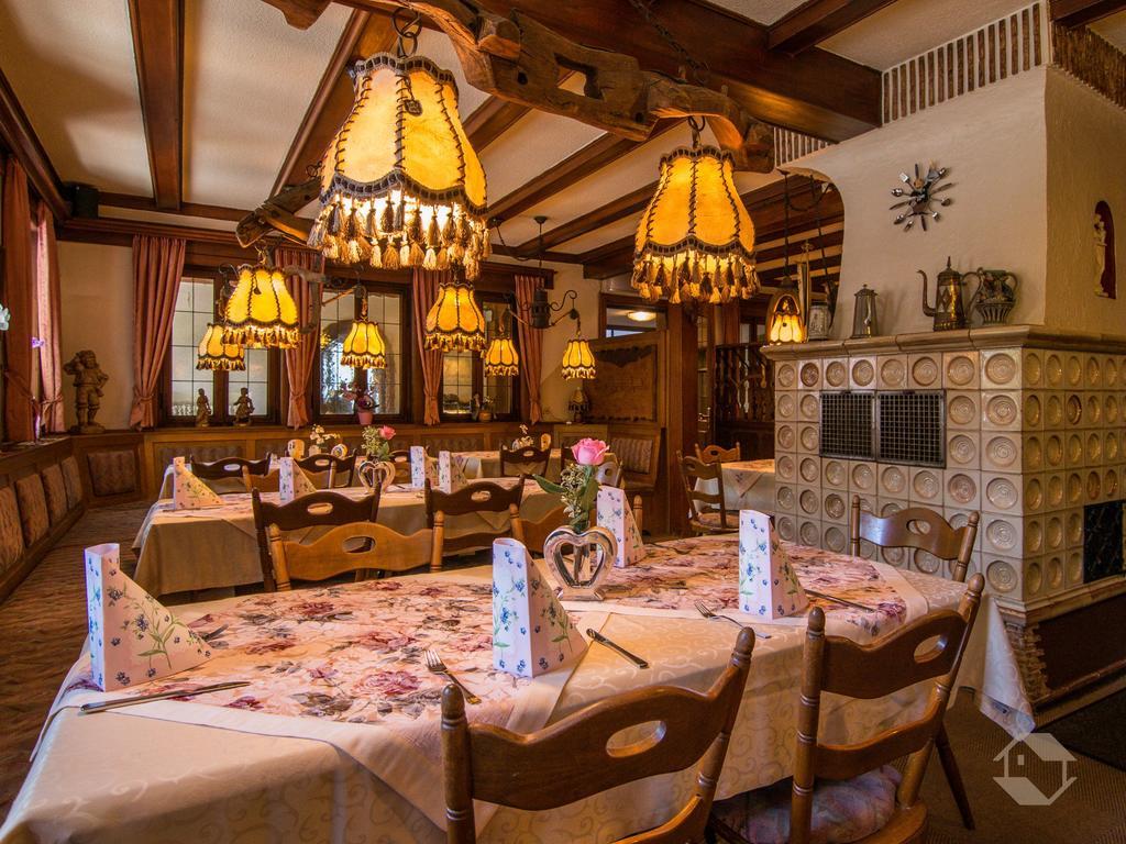 Hotel Restaurant Alte Linde Bad Wildbad Exterior photo