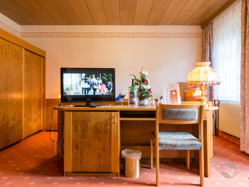 Hotel Restaurant Alte Linde Bad Wildbad Exterior photo